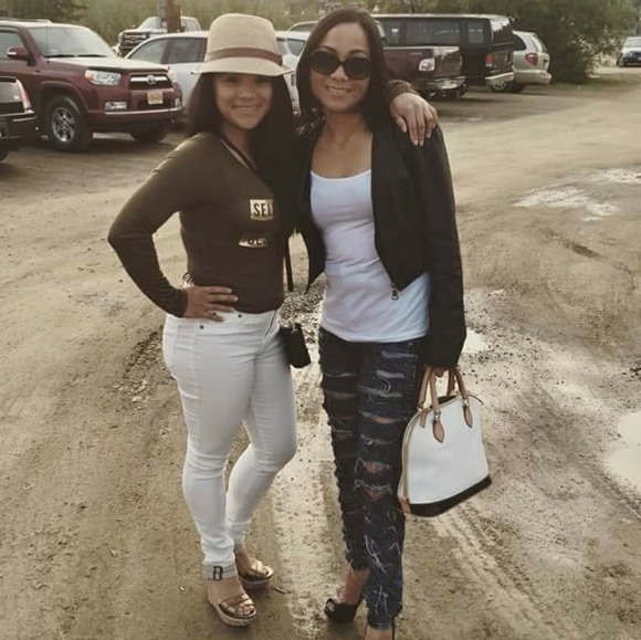 Meet your Posher, Joylynn - Picture 5 of 6